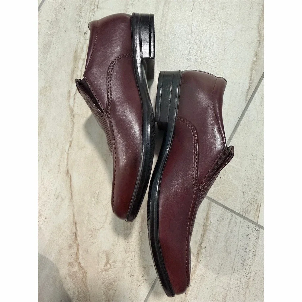 Deer Stags Matteo Kids Slip-On Dress Loafers Burgundy Red Textured Front